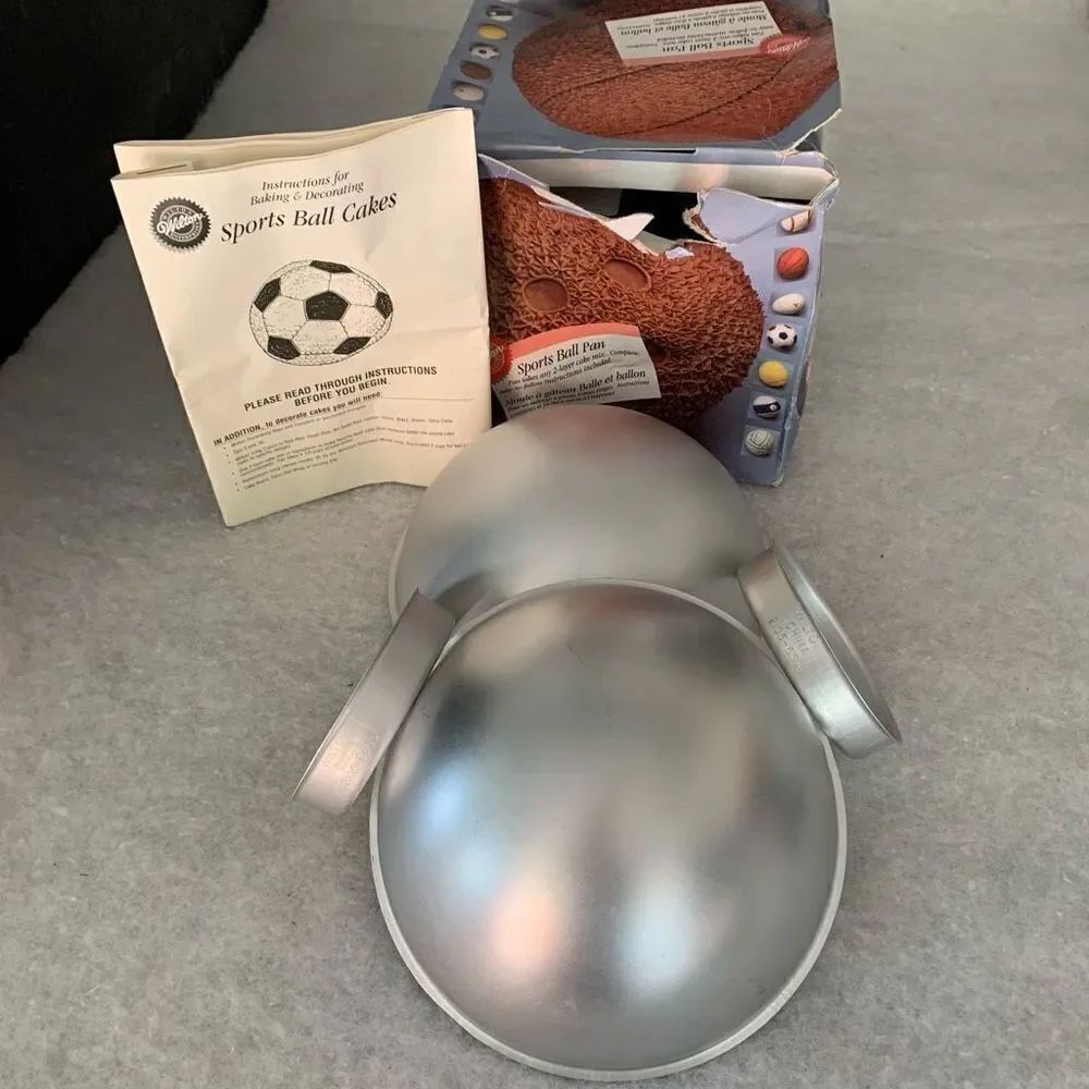 Wilton 3D Sports Ball Pan 2105-6506 With Instructions
